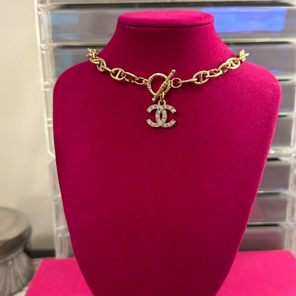 Chunky Chanel charm necklace